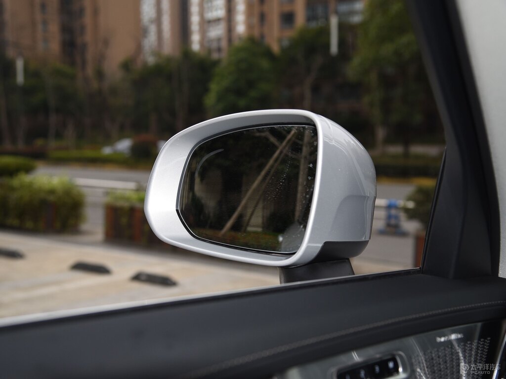晨光銀沃爾沃XC90車身外觀圖片