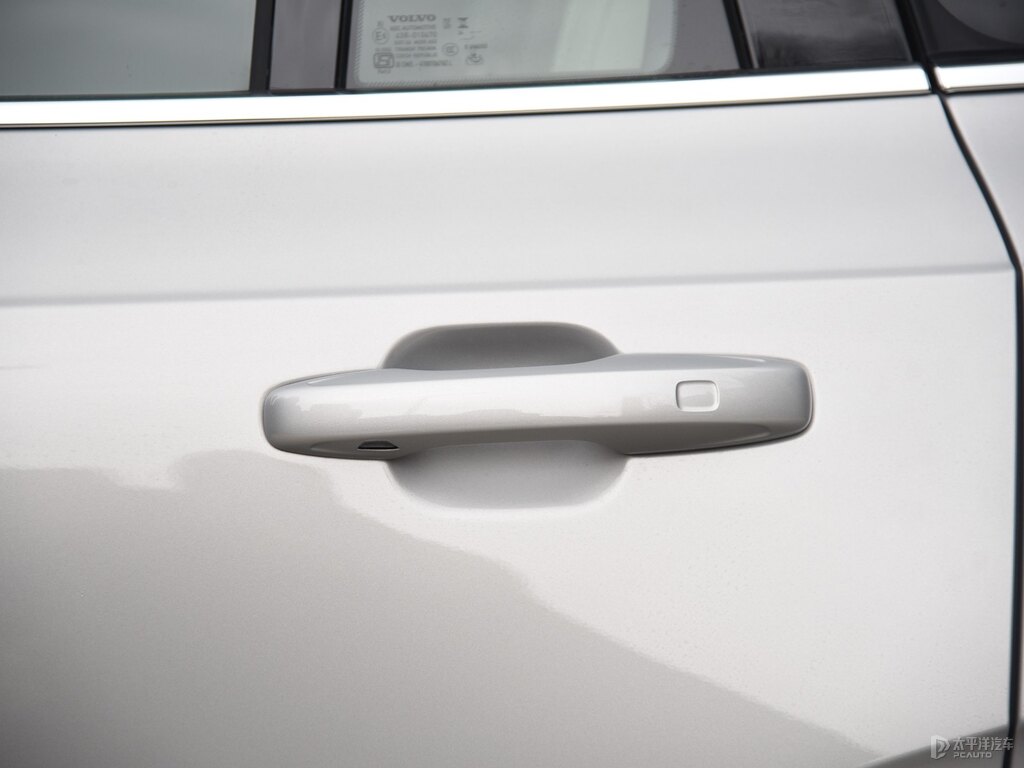 晨光銀沃爾沃XC90車(chē)身外觀圖片