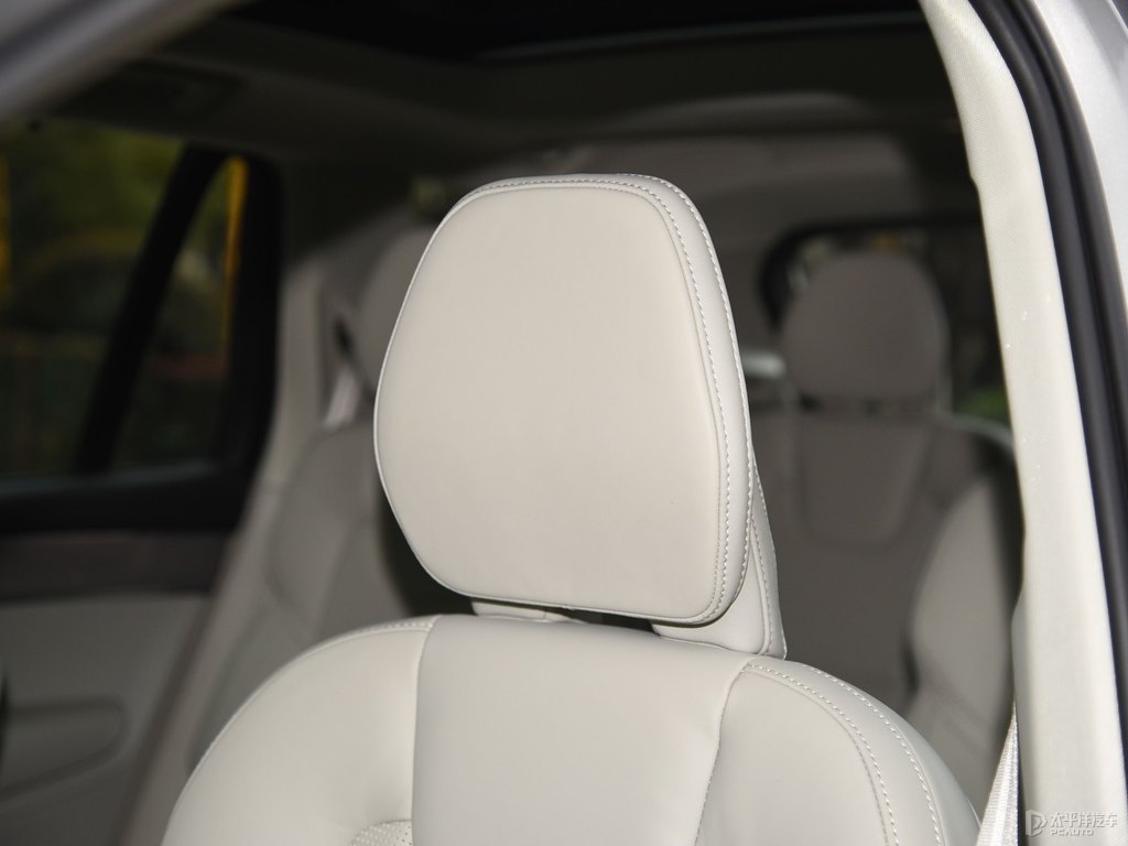 晨光銀沃爾沃XC90座椅內(nèi)飾圖片