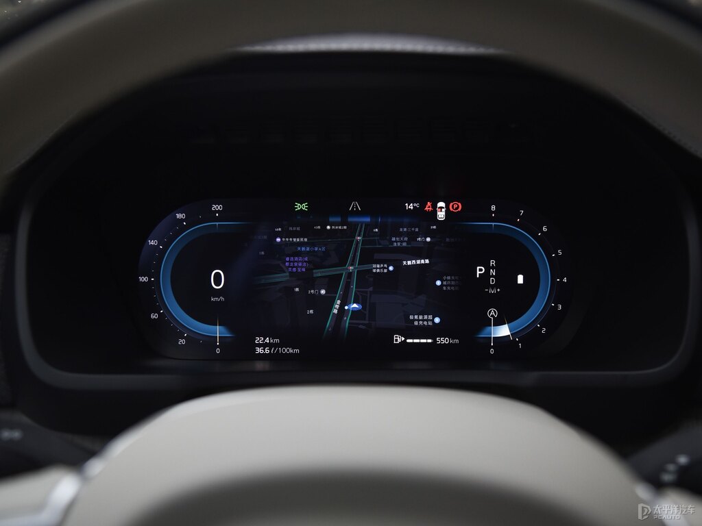 晨光銀沃爾沃XC90中控內(nèi)飾圖片