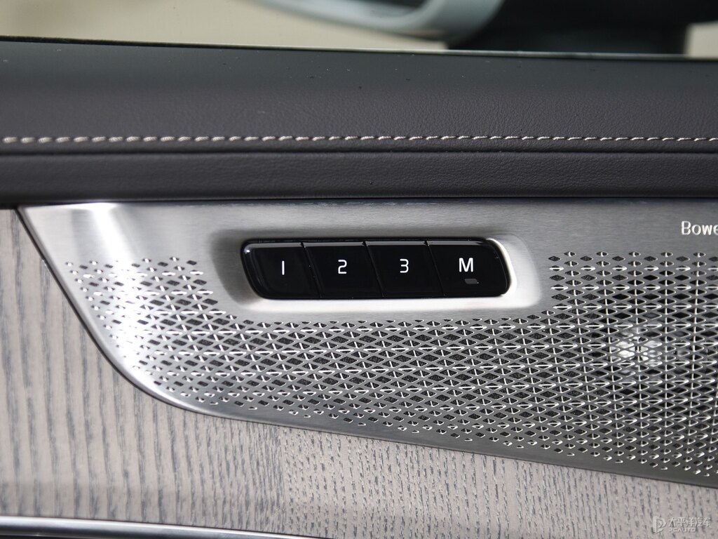 晨光銀沃爾沃XC90座椅內(nèi)飾圖片