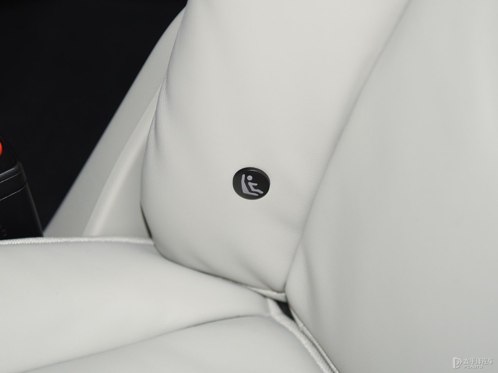 晨光銀沃爾沃XC90座椅內(nèi)飾圖片