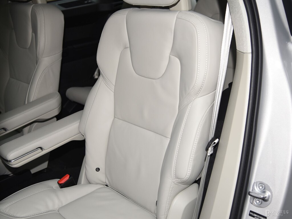 晨光銀沃爾沃XC90座椅內(nèi)飾圖片