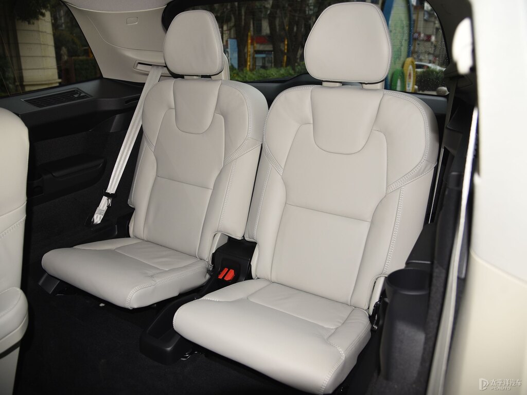 晨光銀沃爾沃XC90座椅內(nèi)飾圖片