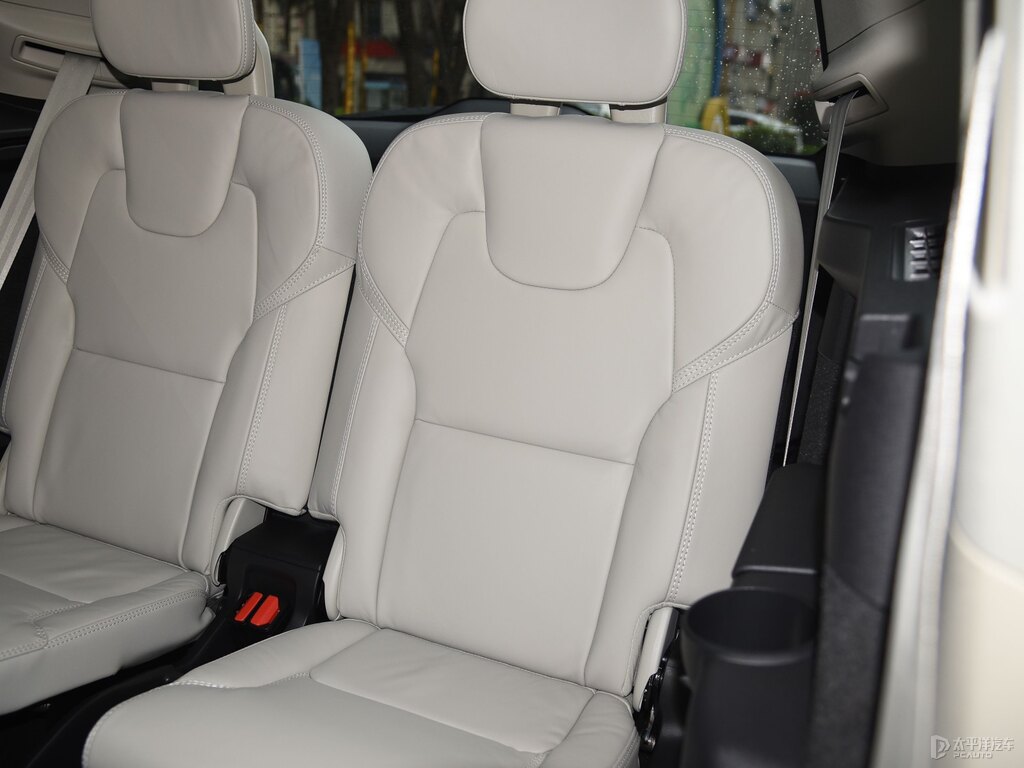 晨光銀沃爾沃XC90座椅內(nèi)飾圖片