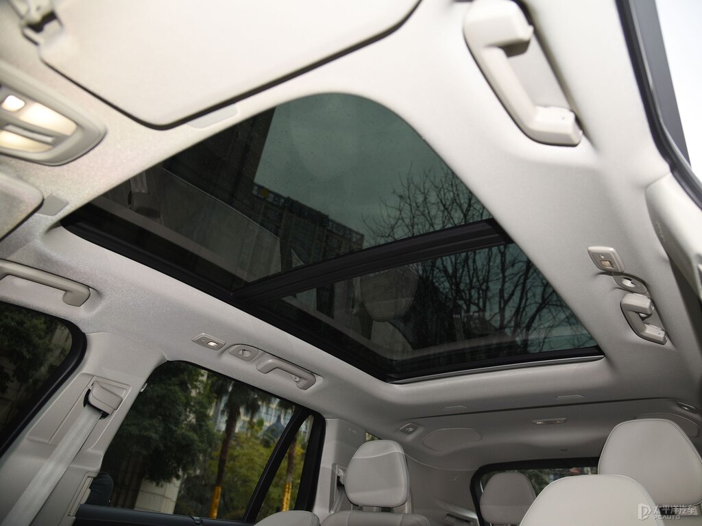 晨光銀沃爾沃XC90車廂內(nèi)飾圖片