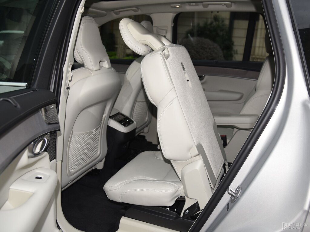 晨光銀沃爾沃XC90座椅內(nèi)飾圖片