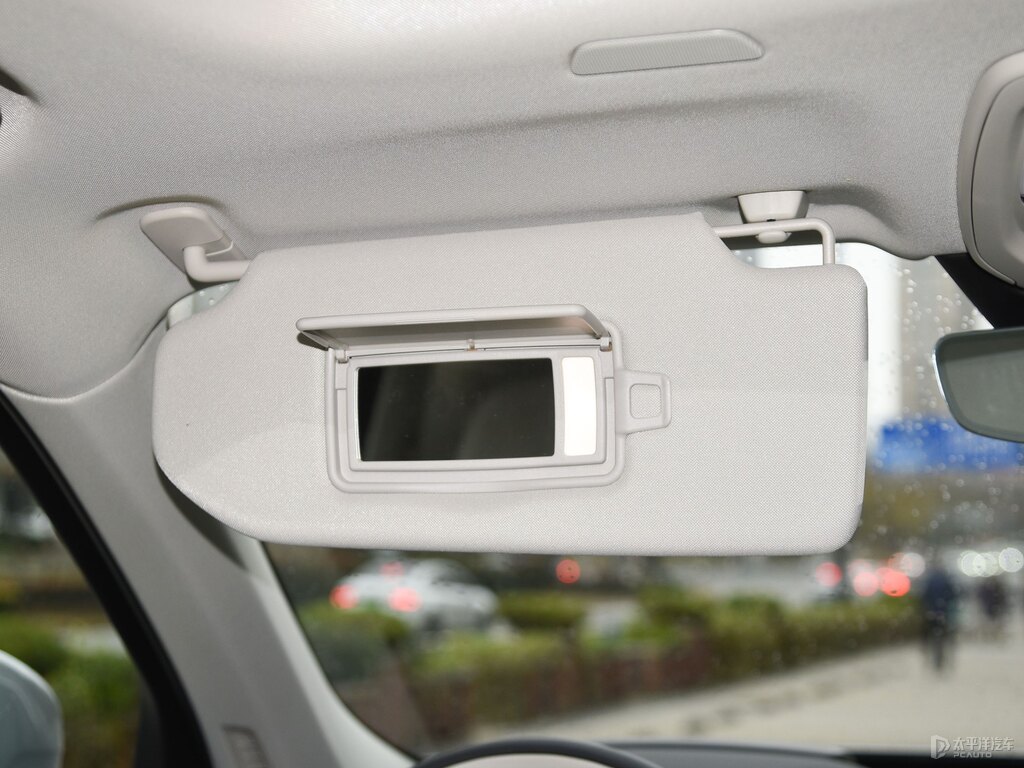 晨光銀沃爾沃XC90車廂內(nèi)飾圖片