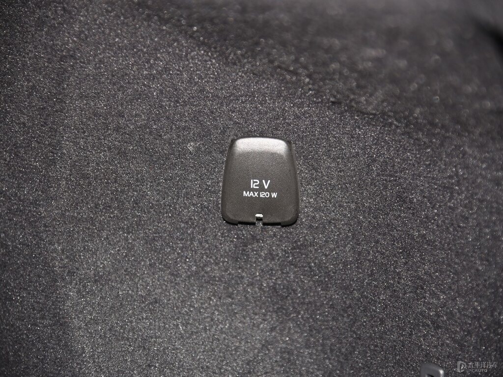 晨光銀沃爾沃XC90后備廂空間圖片