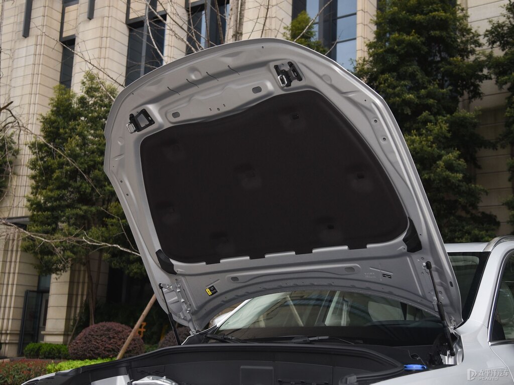 晨光銀沃爾沃XC90發(fā)動機(jī)其它細(xì)節(jié)圖片