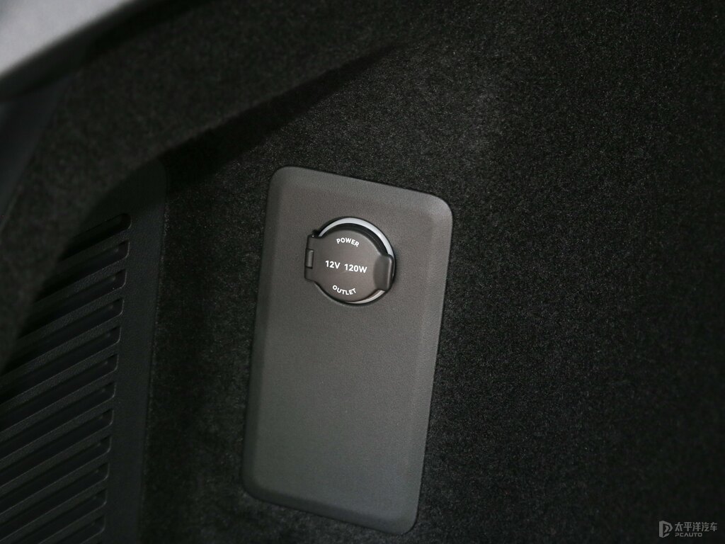 幻影紫問(wèn)界M5后備廂空間圖片