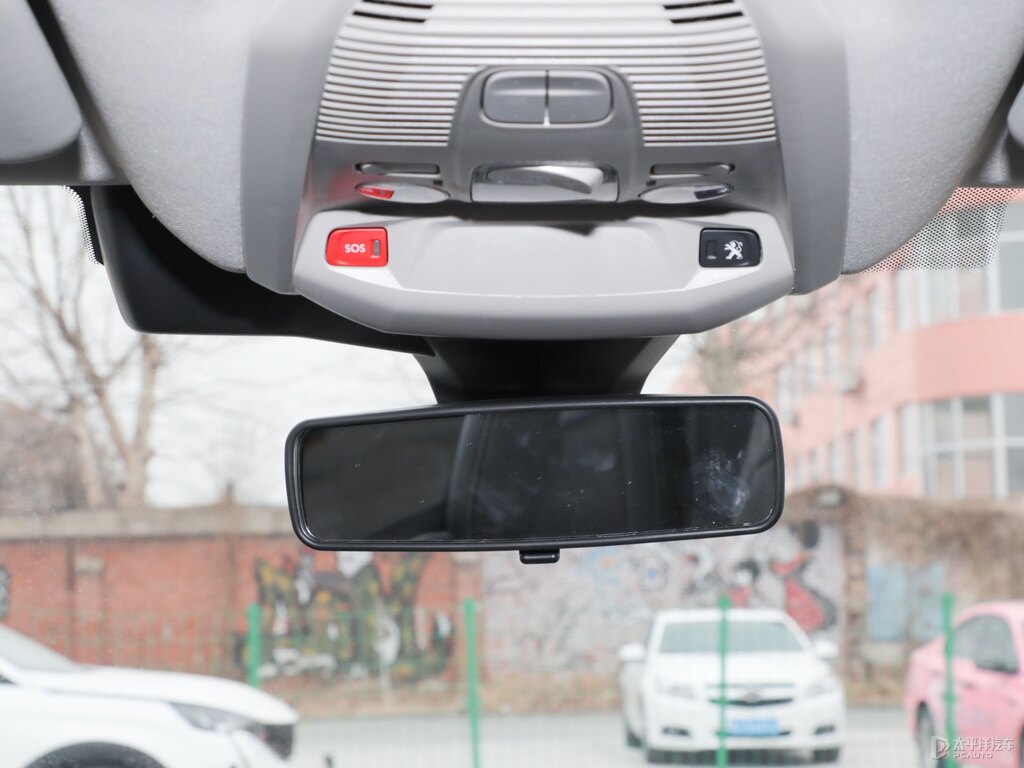 青巖灰標致5008車廂內飾圖片