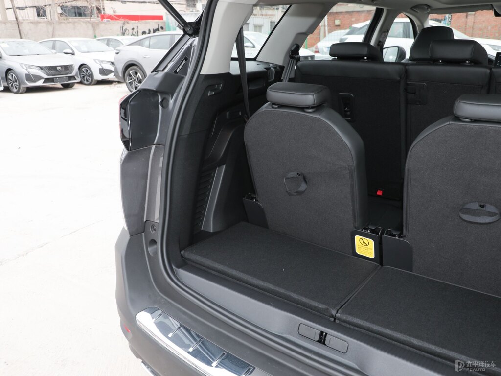 青巖灰標(biāo)致5008后備廂空間圖片