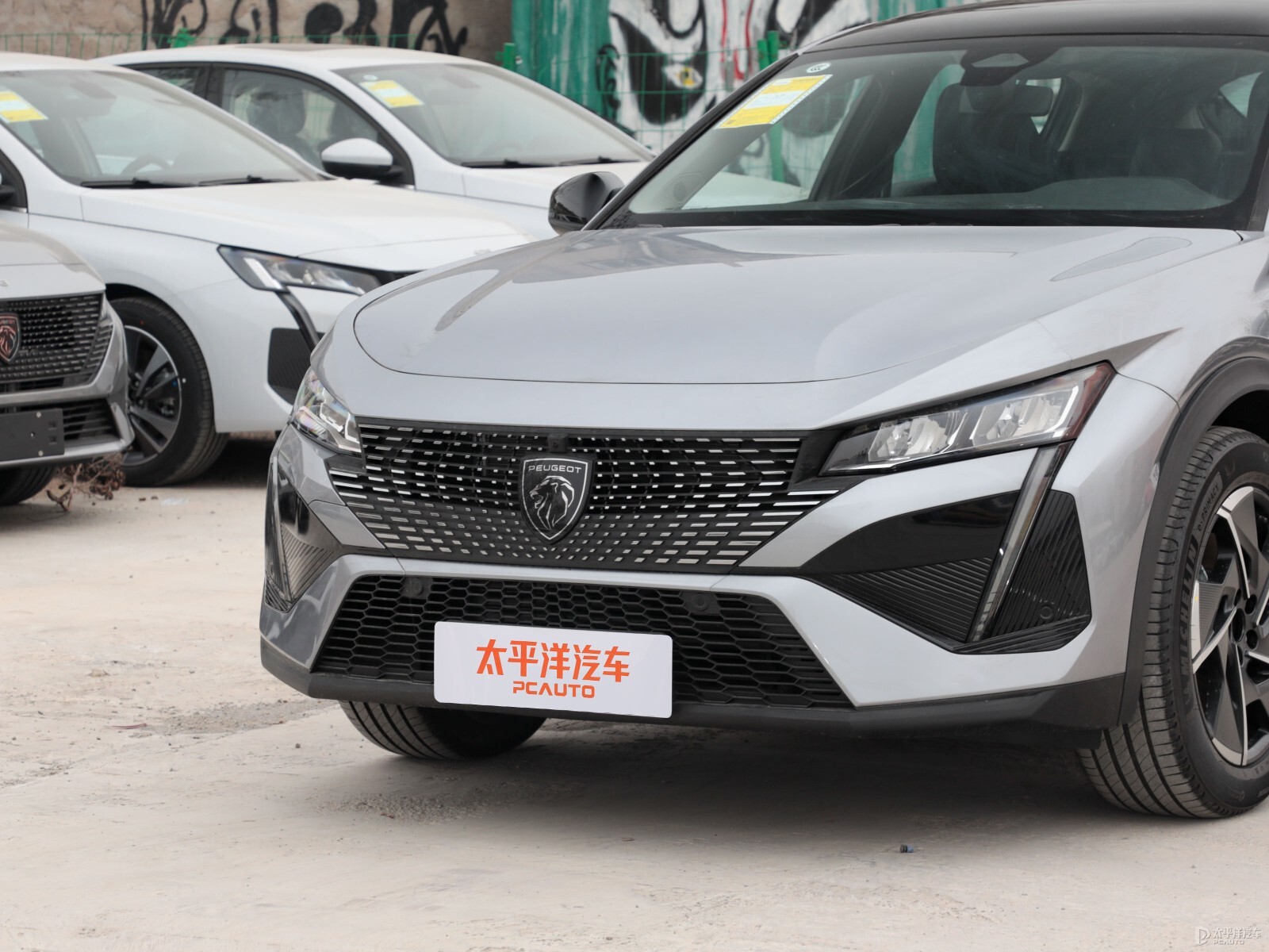 標(biāo)致408X外觀高清大圖