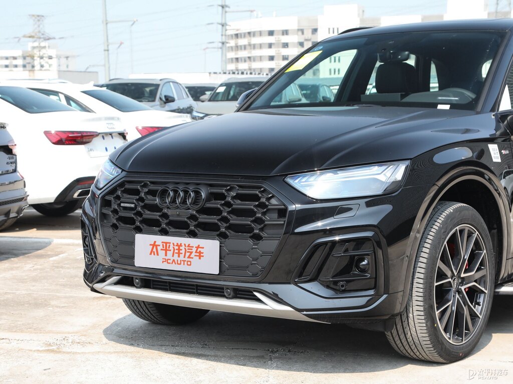 傳奇黑奧迪Q5L車頭外觀圖片
