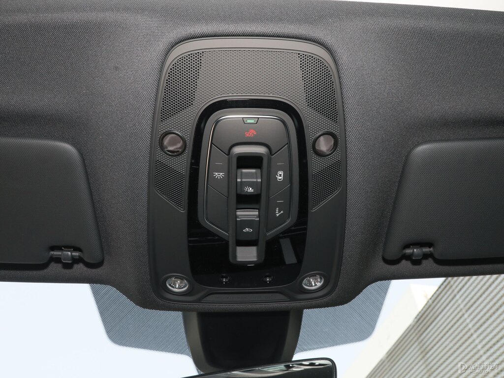 傳奇黑奧迪Q5L車廂內飾圖片