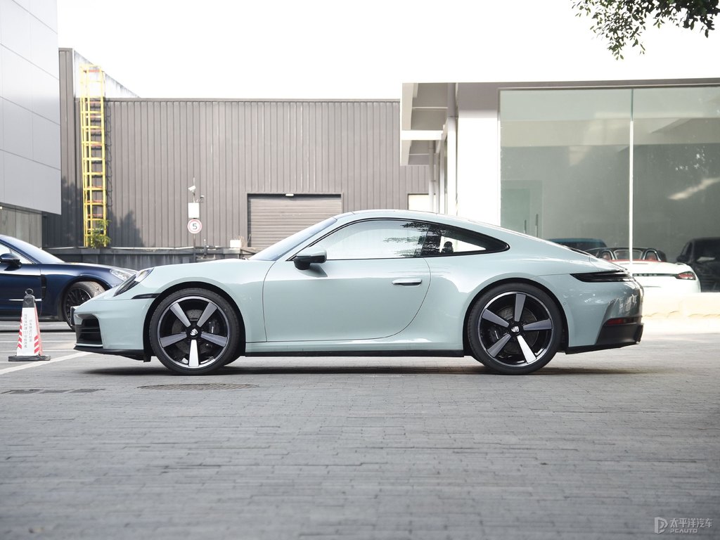暗影綠金屬保時(shí)捷911整車外觀外觀圖片