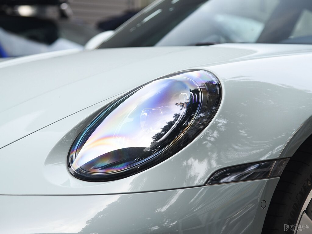 暗影綠金屬保時捷911車頭外觀圖片
