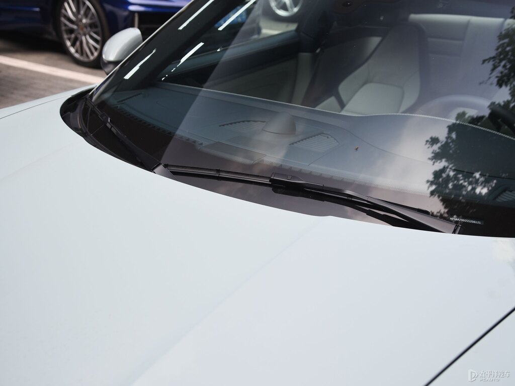 暗影綠金屬保時捷911車身外觀圖片