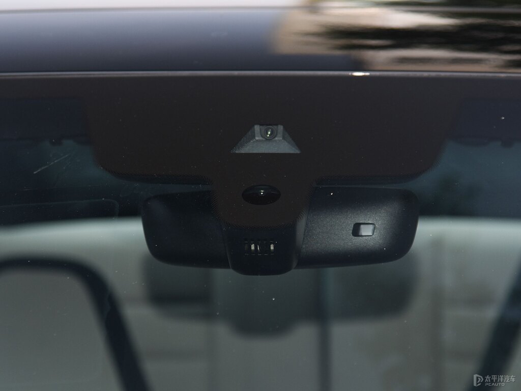 暗影綠金屬保時(shí)捷911車身外觀圖片