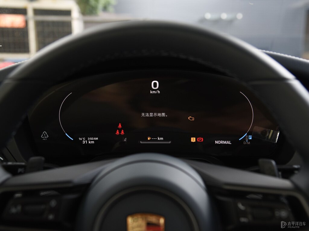 暗影綠金屬保時(shí)捷911中控內(nèi)飾圖片