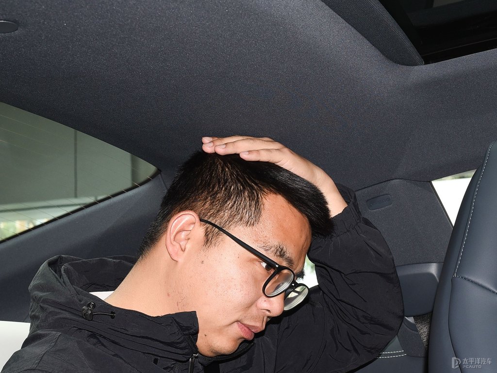 暗影綠金屬保時(shí)捷911駕乘空間空間圖片