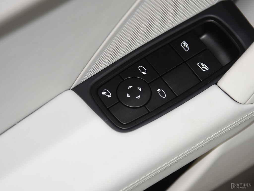 暗影綠金屬保時(shí)捷911車(chē)廂內(nèi)飾圖片