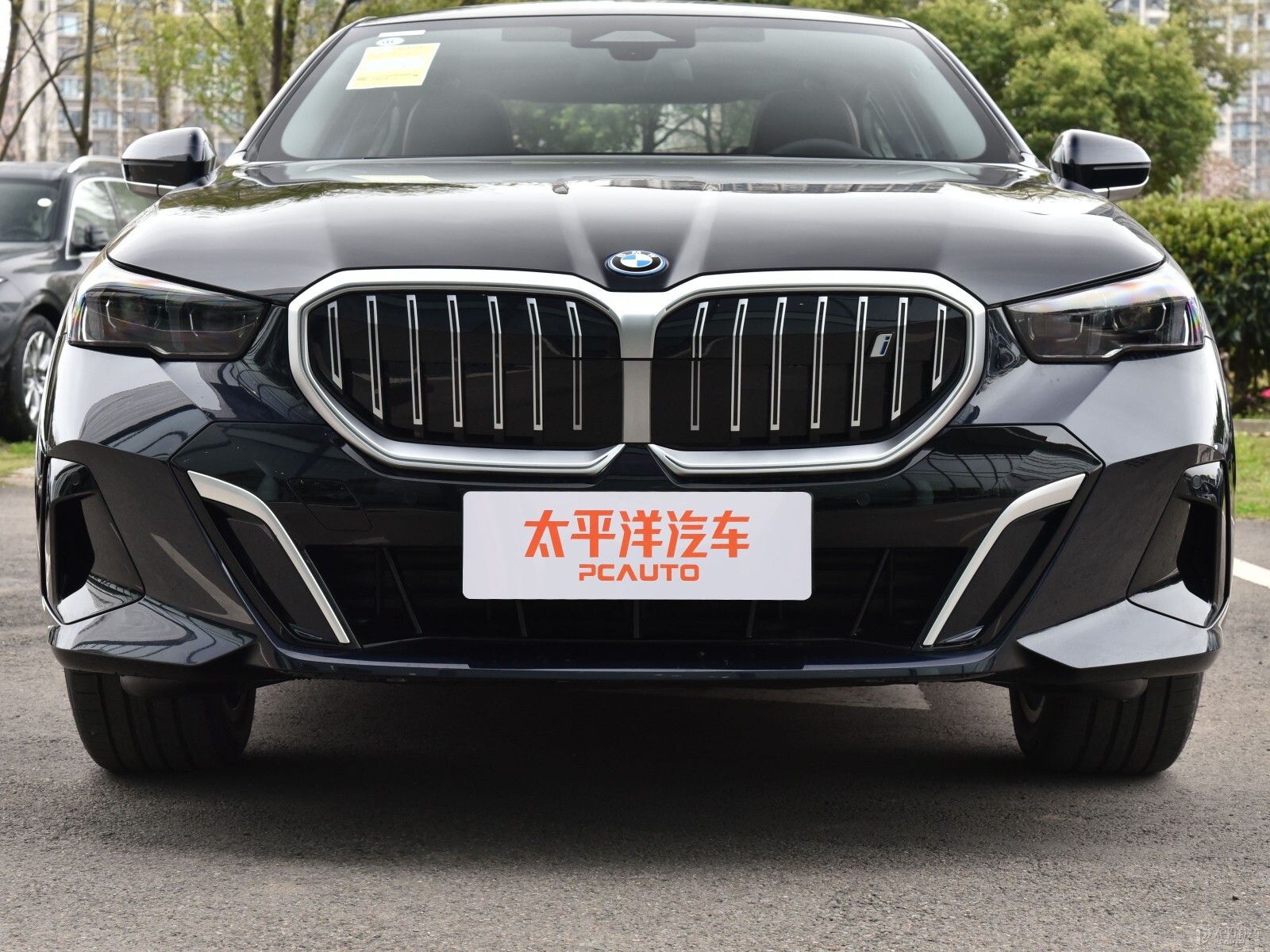 寶馬i5外觀高清大圖