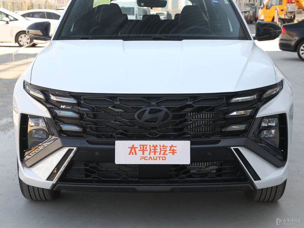 極地白+黑色途勝L車頭外觀圖片