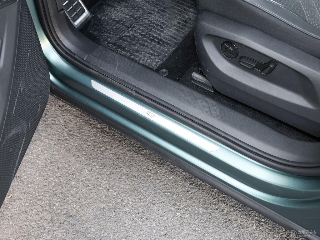 云杉青探岳車廂內(nèi)飾圖片