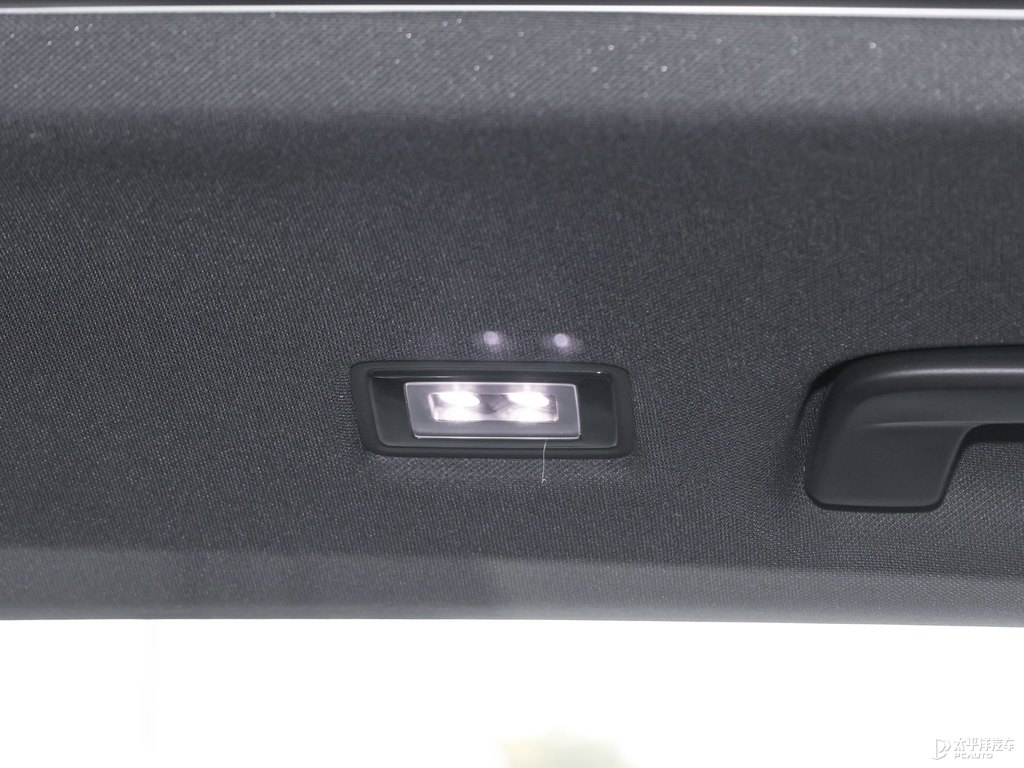云杉青探岳車廂內(nèi)飾圖片
