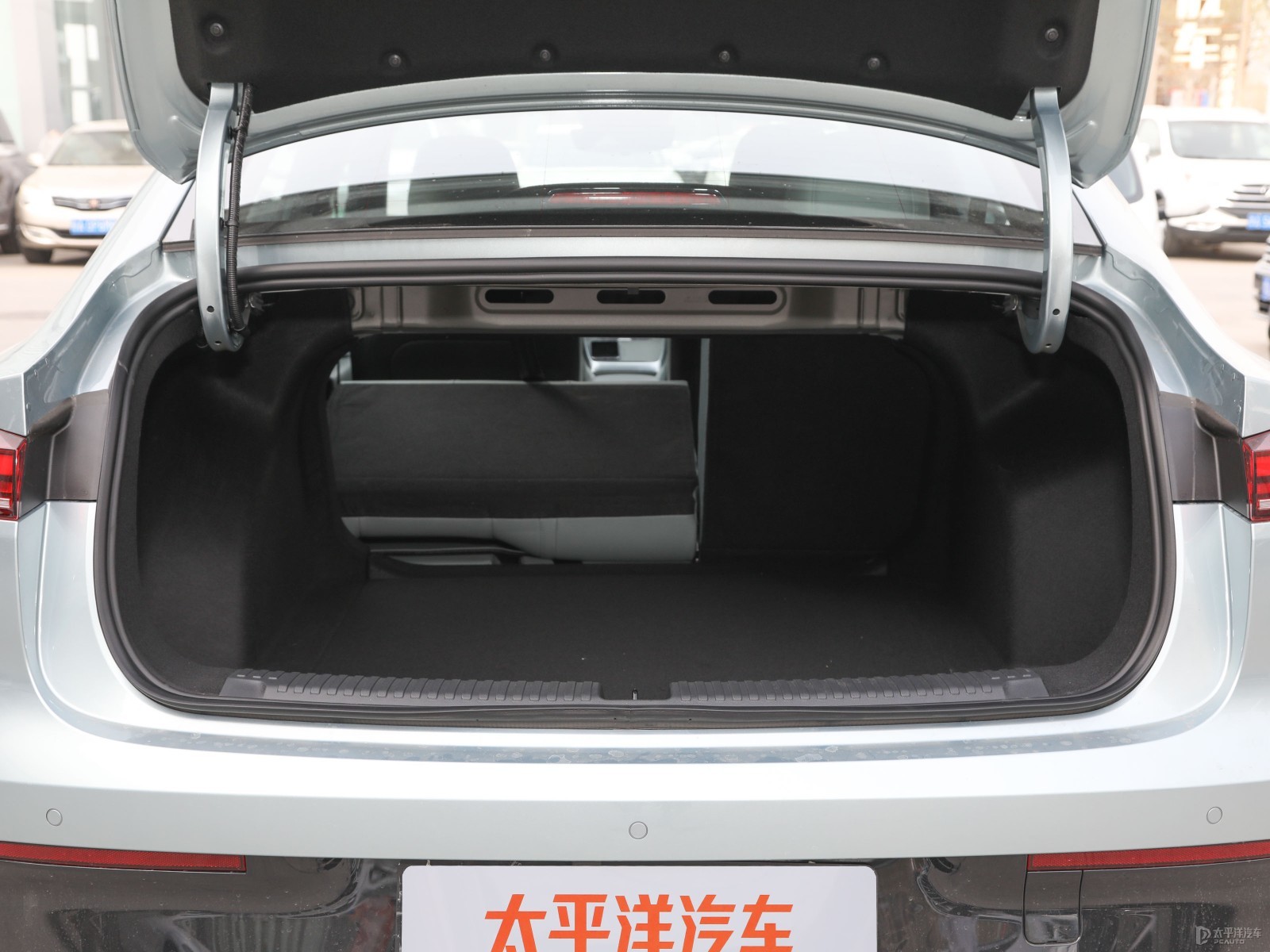 榮威D6空間高清大圖