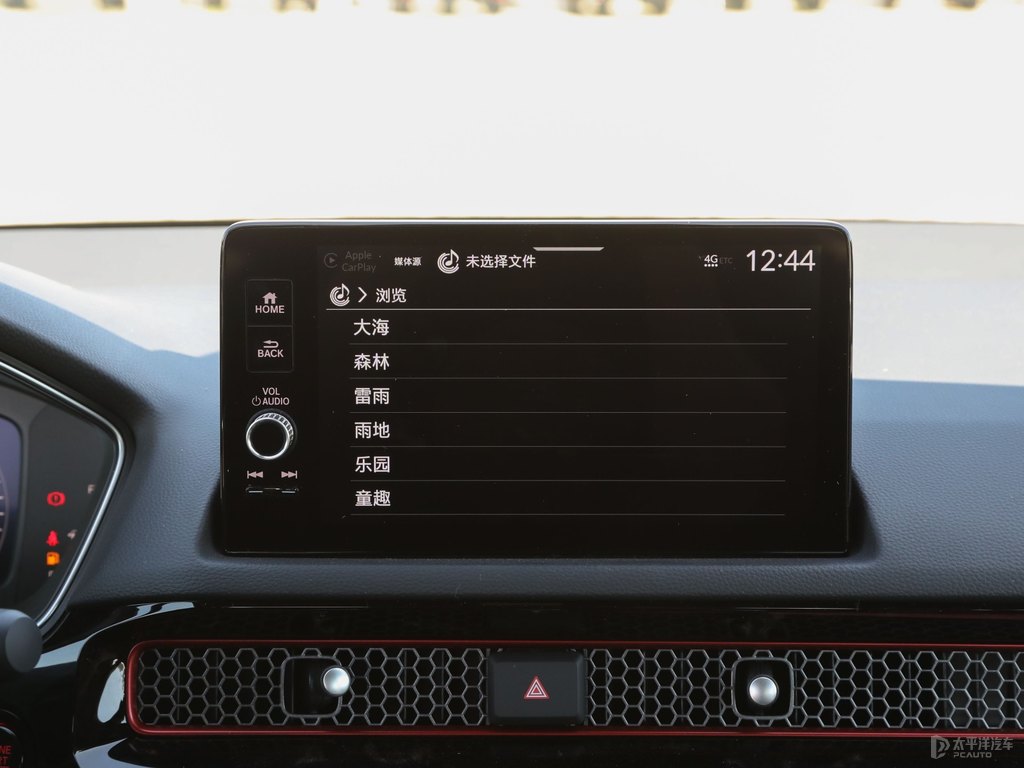 晶耀白思域中控內(nèi)飾圖片