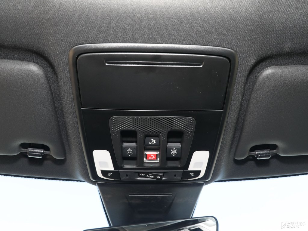 晶耀白思域車廂內(nèi)飾圖片