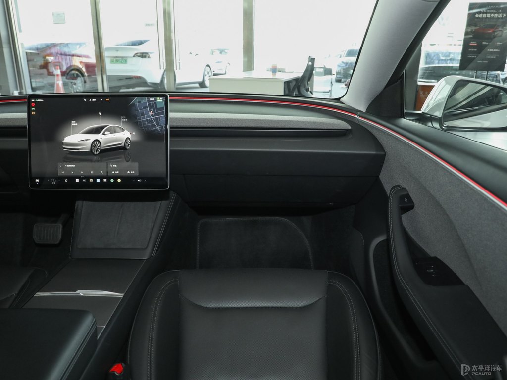 珍珠白Model 3中控內(nèi)飾圖片