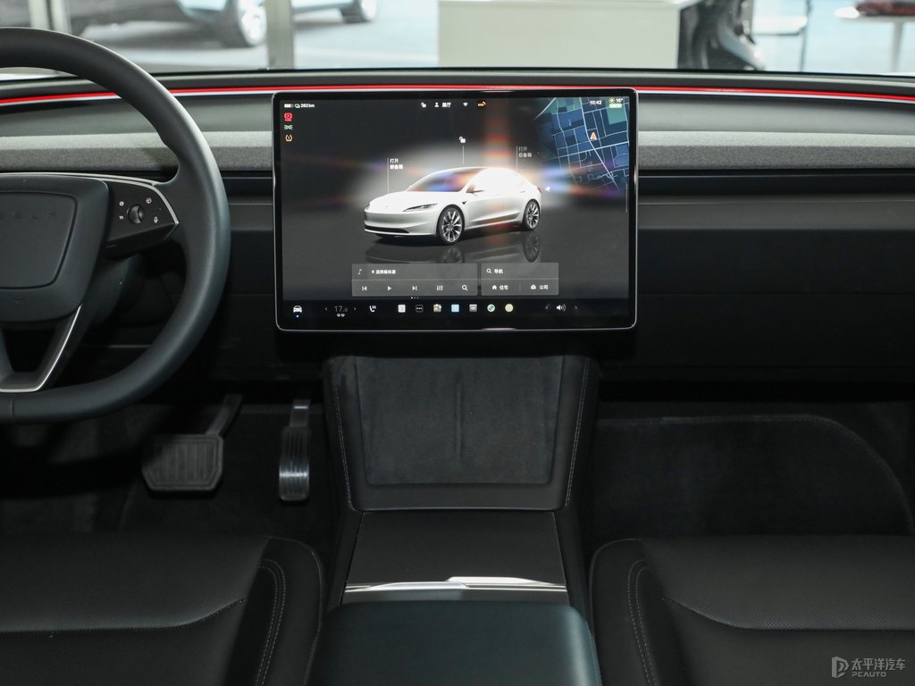 珍珠白Model 3中控內(nèi)飾圖片
