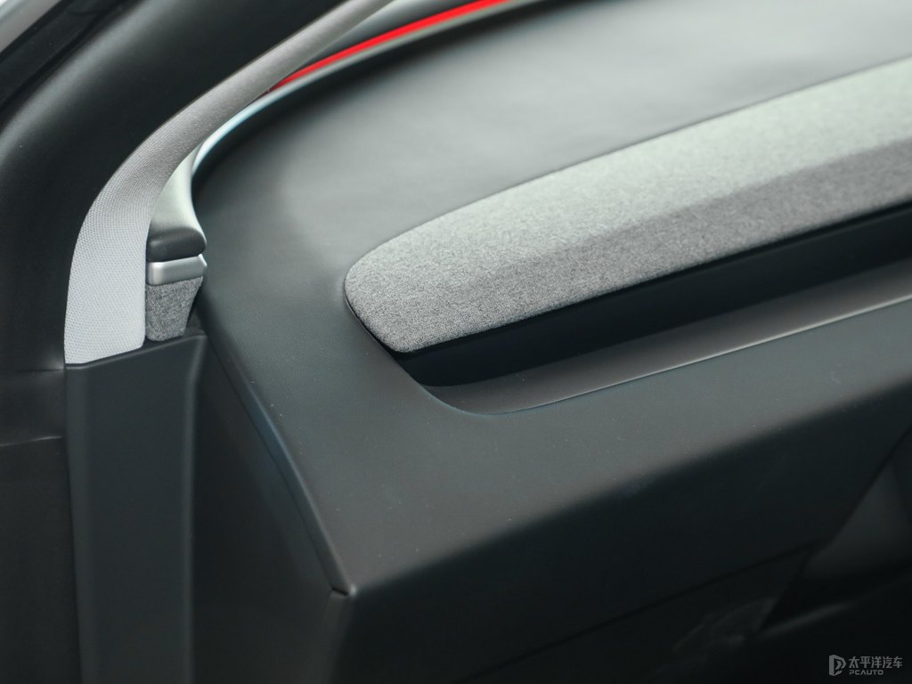 珍珠白Model 3中控內(nèi)飾圖片