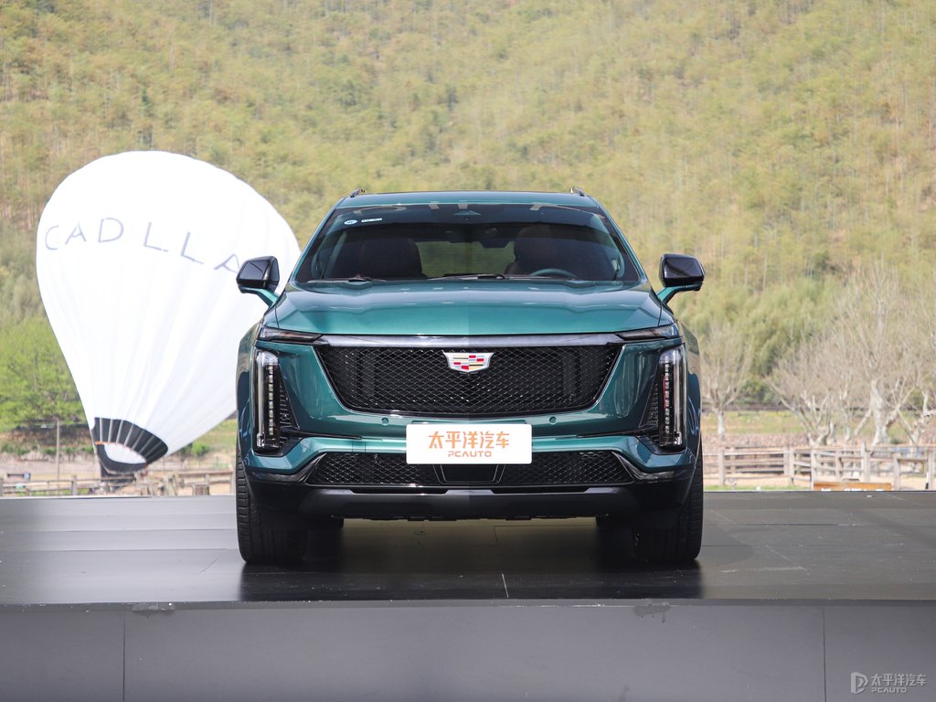 墨脫綠凱迪拉克XT5整車外觀外觀圖片