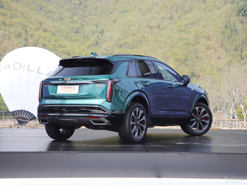 墨脫綠凱迪拉克XT5整車外觀外觀圖片