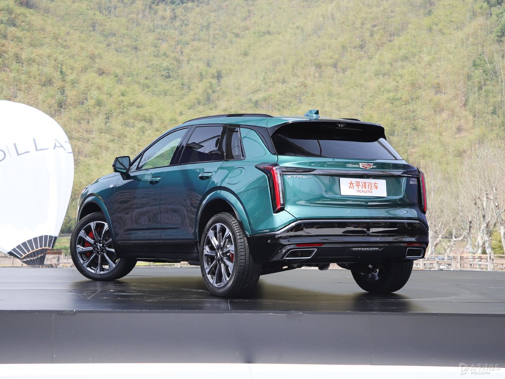 墨脫綠凱迪拉克XT5整車外觀外觀圖片