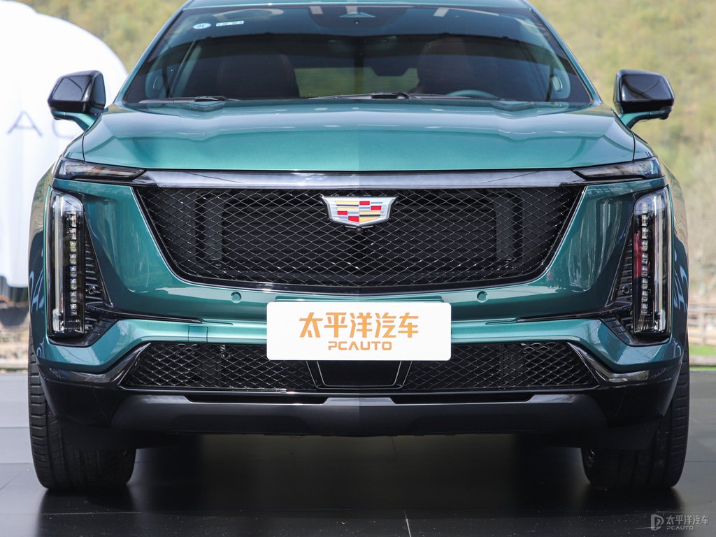 墨脫綠凱迪拉克XT5車頭外觀圖片