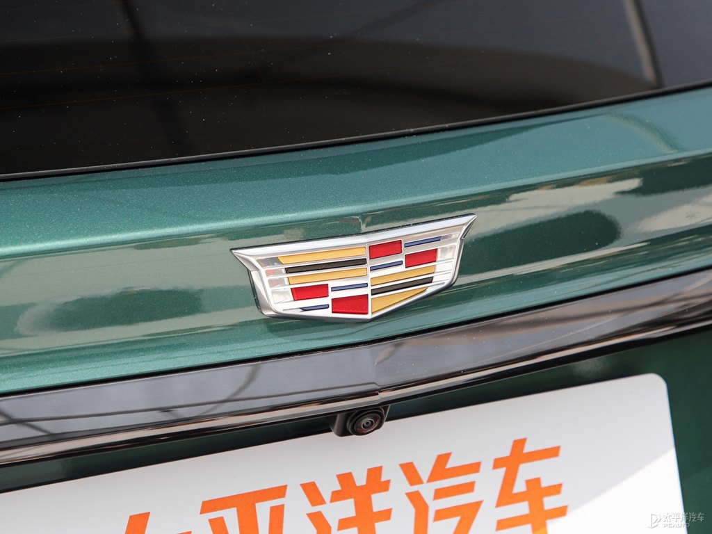 墨脫綠凱迪拉克XT5車尾外觀圖片