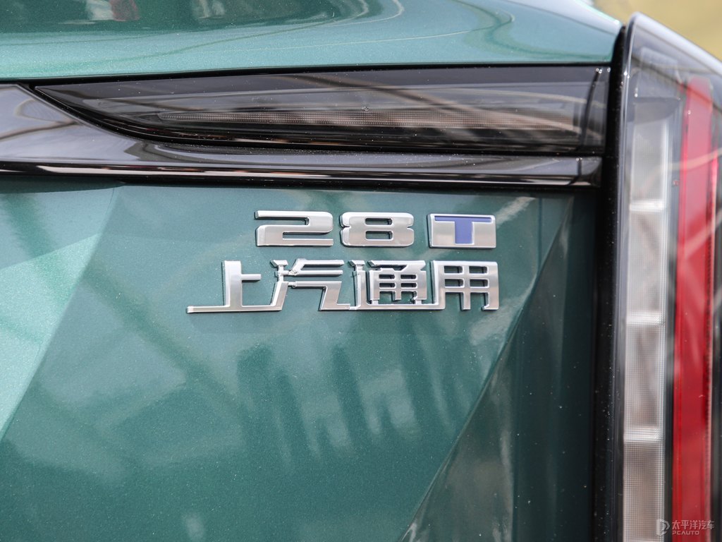 墨脫綠凱迪拉克XT5車尾外觀圖片