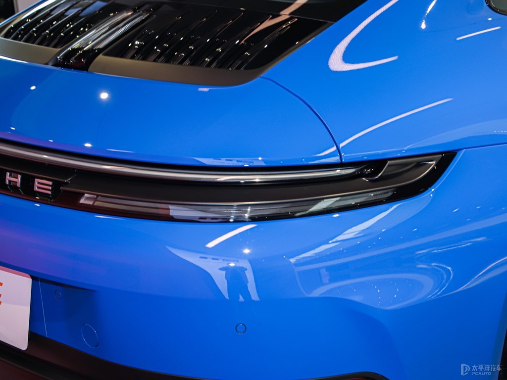 盧加諾藍(lán)保時(shí)捷911車(chē)尾外觀圖片