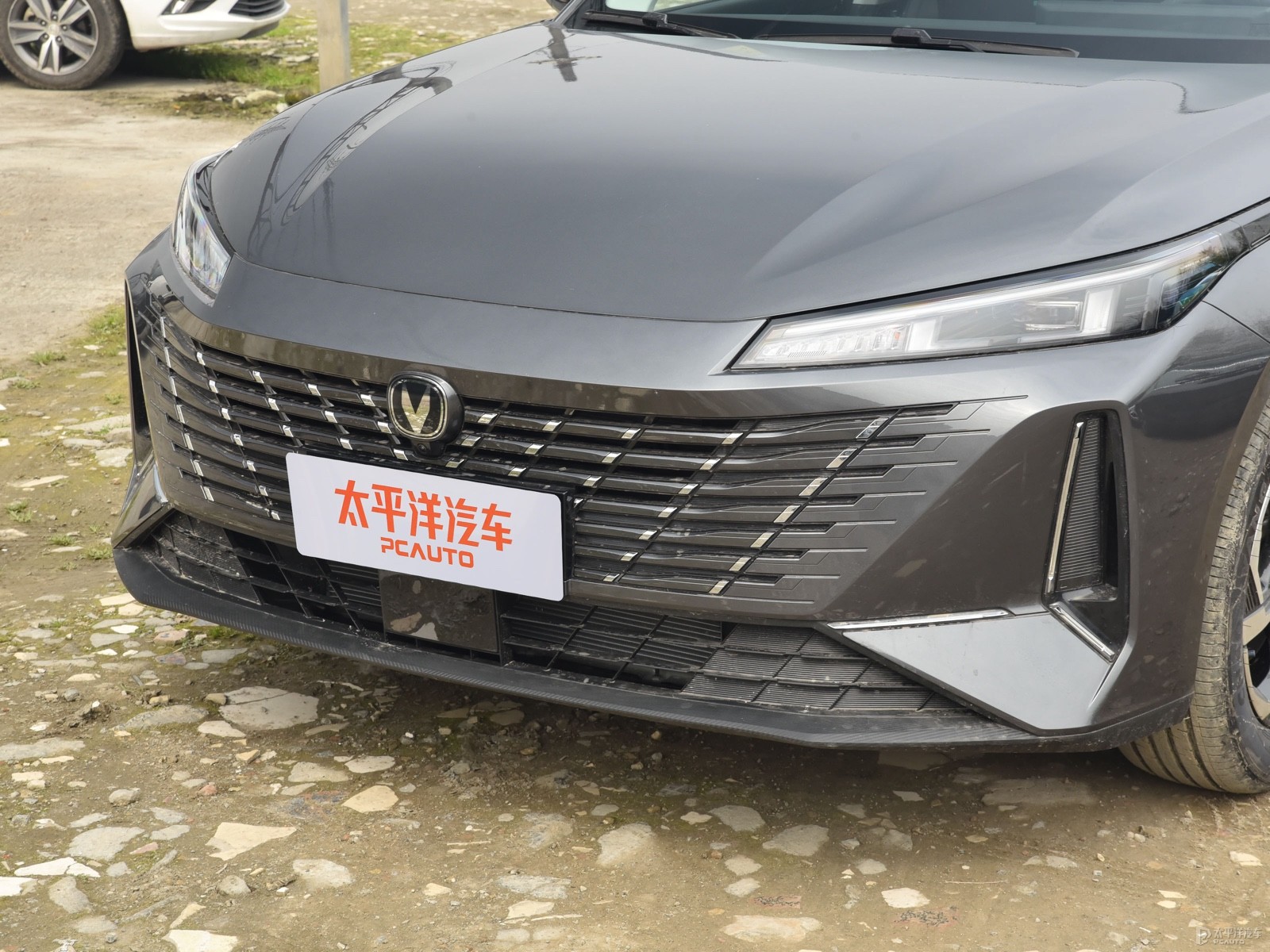 逸動PLUS外觀高清大圖