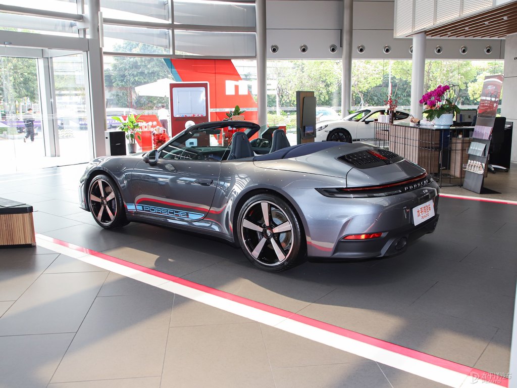 銀釩灰保時(shí)捷911整車外觀外觀圖片