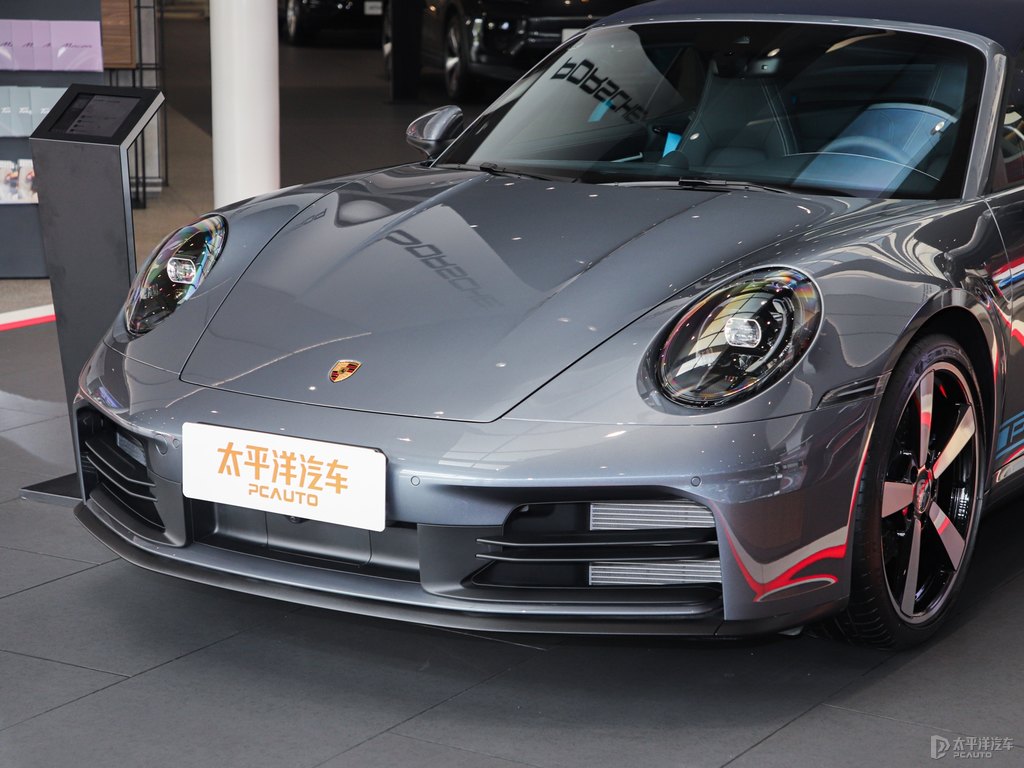 銀釩灰保時捷911車頭外觀圖片