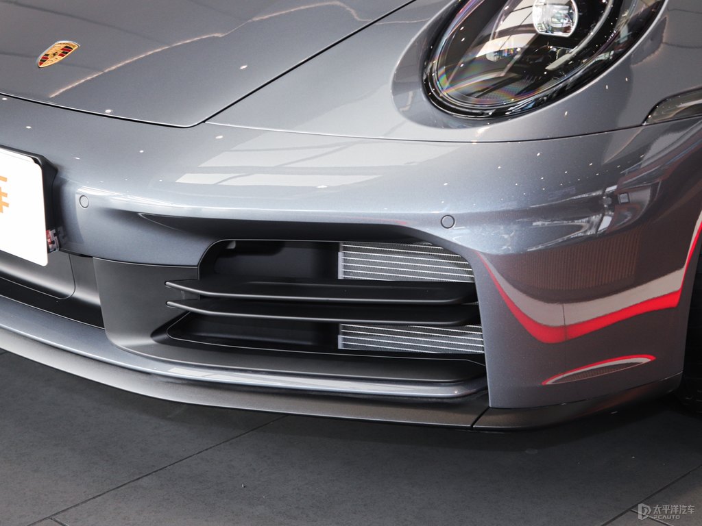 銀釩灰保時(shí)捷911車(chē)頭外觀圖片