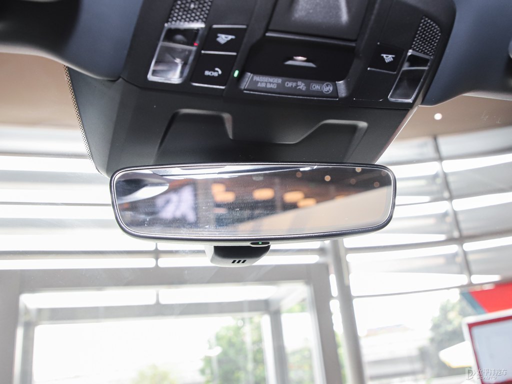 銀釩灰保時捷911車廂內(nèi)飾圖片
