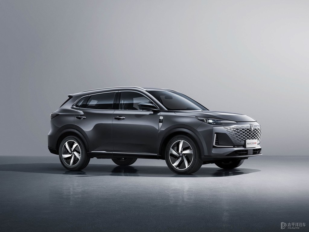 炫影灰長安CS55PLUS整車外觀外觀圖片